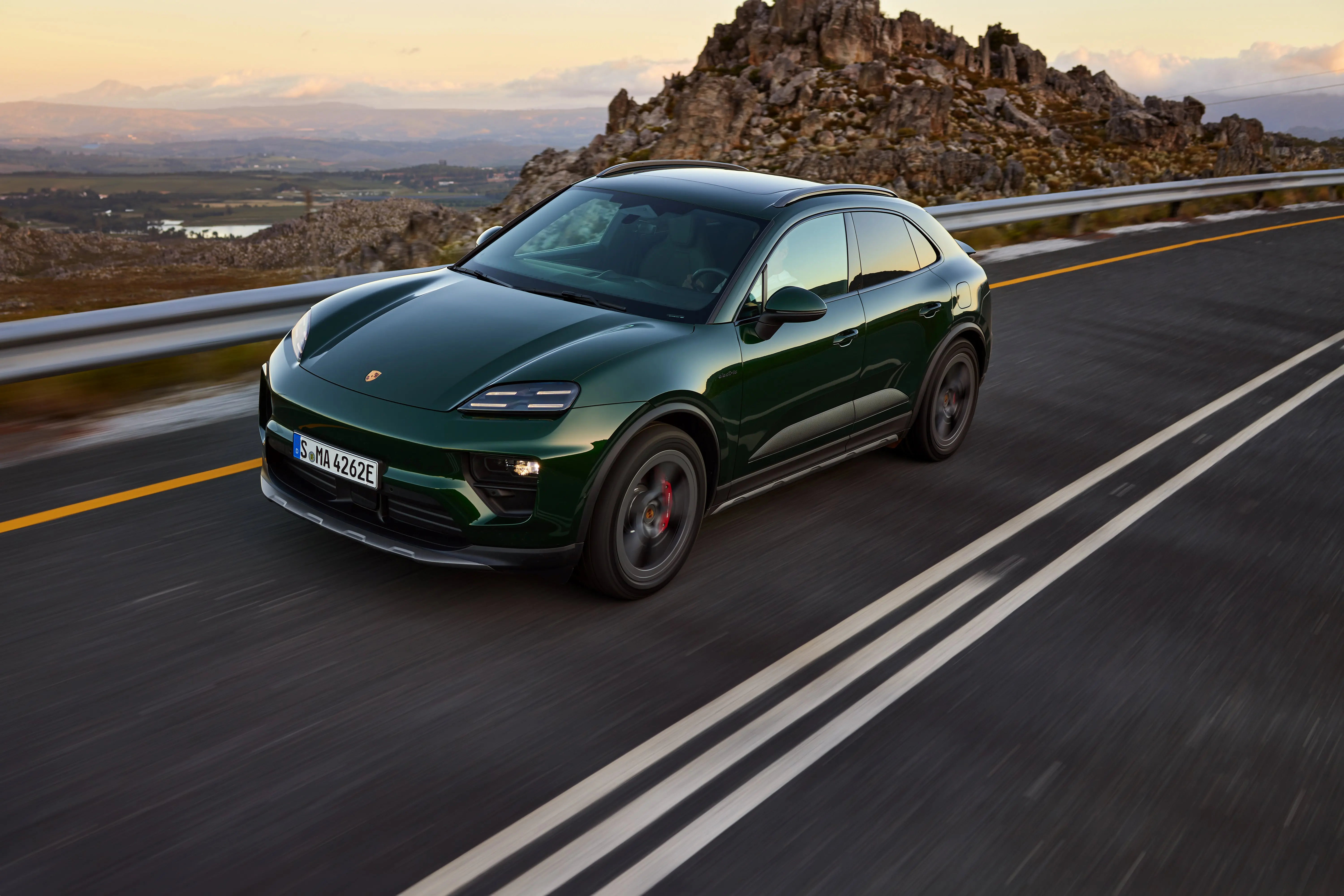 10-macan-4s.jpg