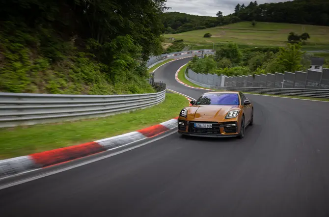 Nieuwe Panamera recordtijd op de Nürburgring-Nordschleife