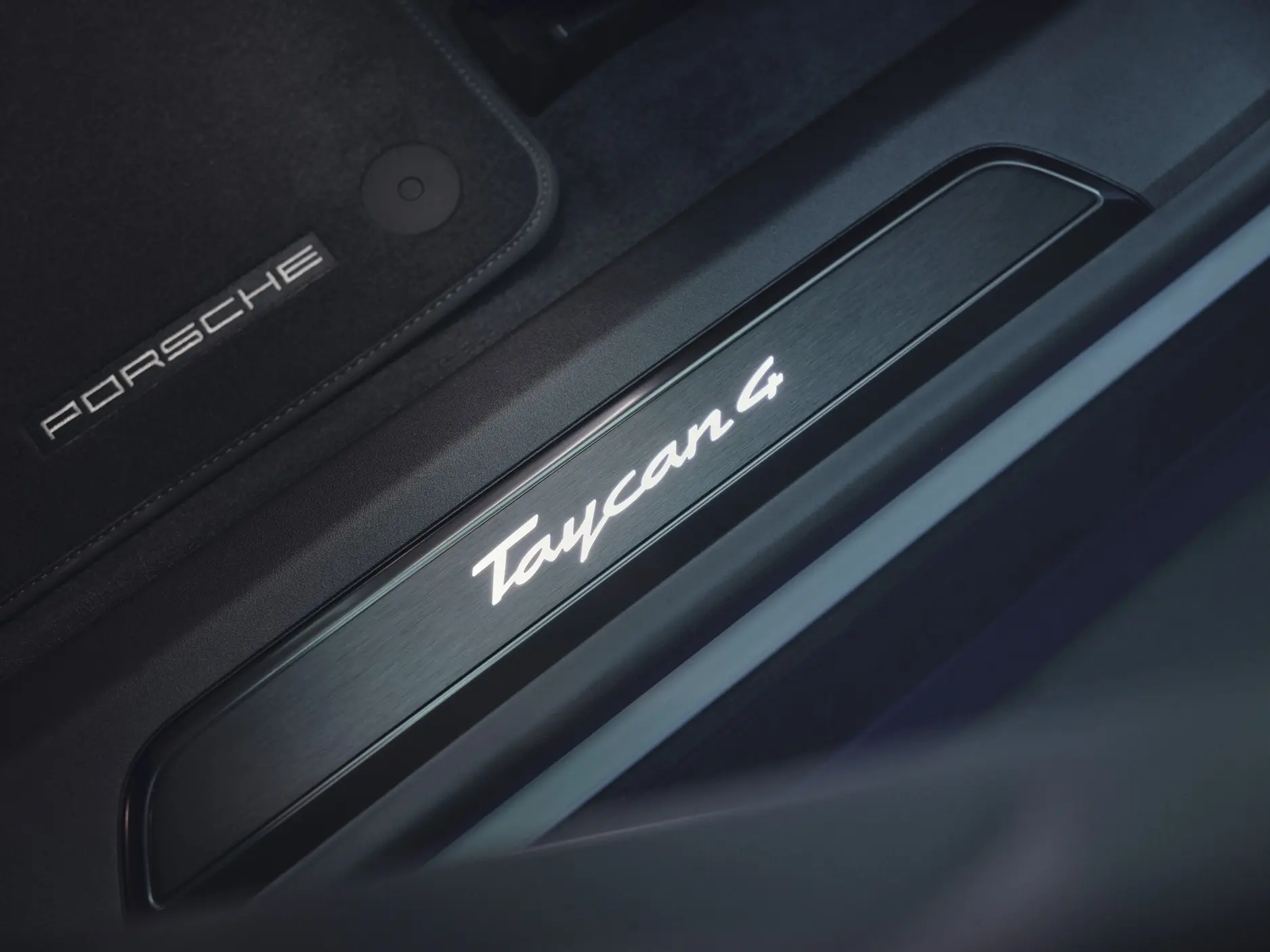 taycan-nws-4.jpg