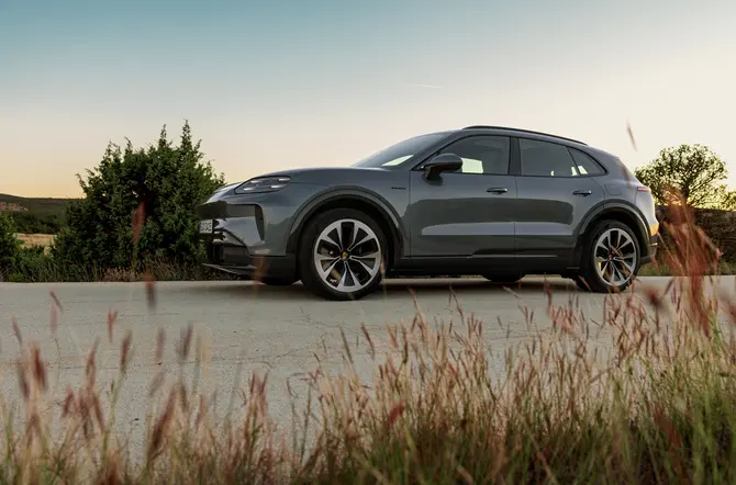 Porsche introduceert nieuwe, volledig elektrische Cayenne en Cayenne Turbo