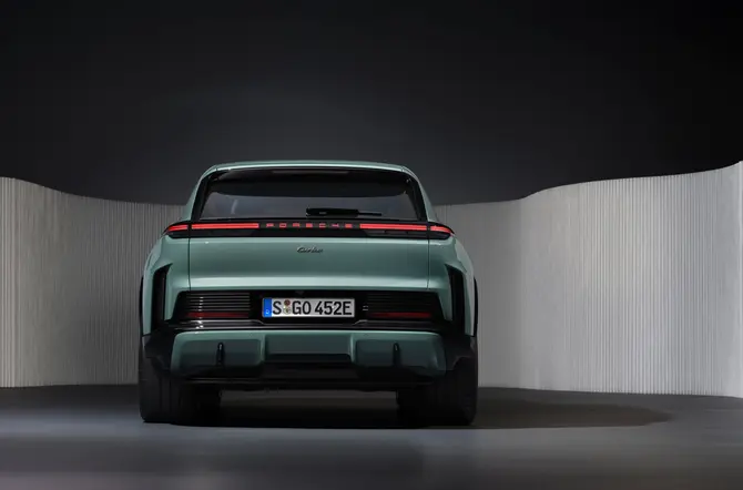 Porsche introduceert nieuwe, volledig elektrische Cayenne en Cayenne Turbo