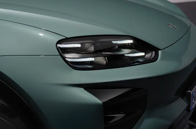 Porsche introduceert nieuwe, volledig elektrische Cayenne en Cayenne Turbo