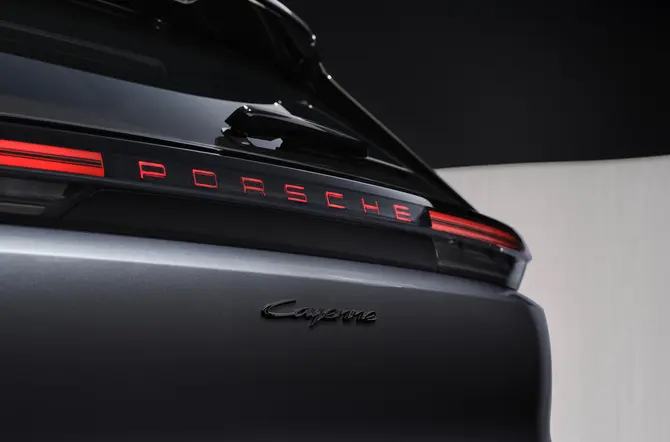 Porsche introduceert nieuwe, volledig elektrische Cayenne en Cayenne Turbo