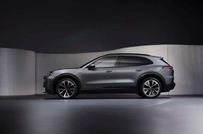 Porsche introduceert nieuwe, volledig elektrische Cayenne en Cayenne Turbo