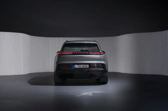 Porsche introduceert nieuwe, volledig elektrische Cayenne en Cayenne Turbo