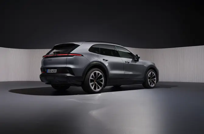 Porsche introduceert nieuwe, volledig elektrische Cayenne en Cayenne Turbo