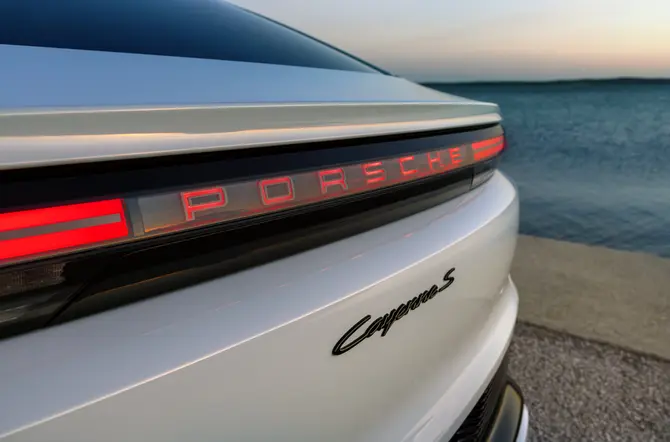 Cayenne Coupe Electric