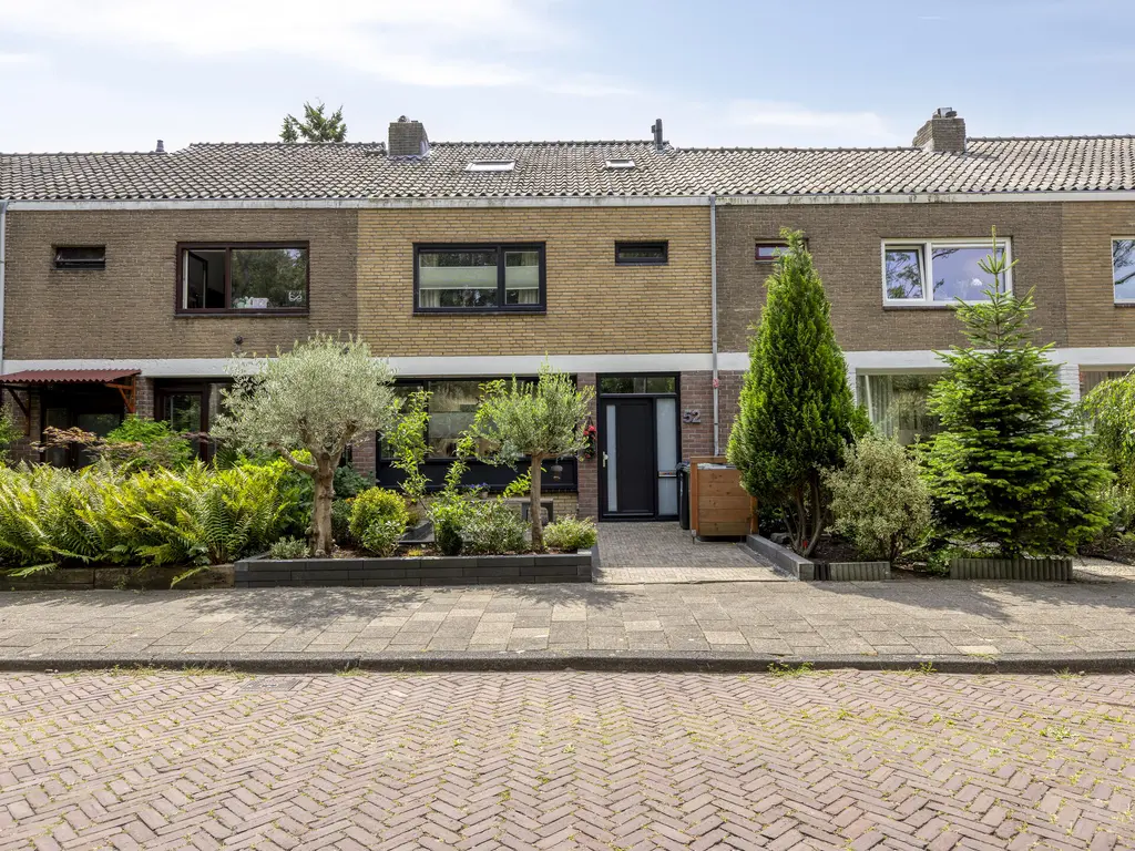 Mr. Jan Tuningstraat 52, NAALDWIJK