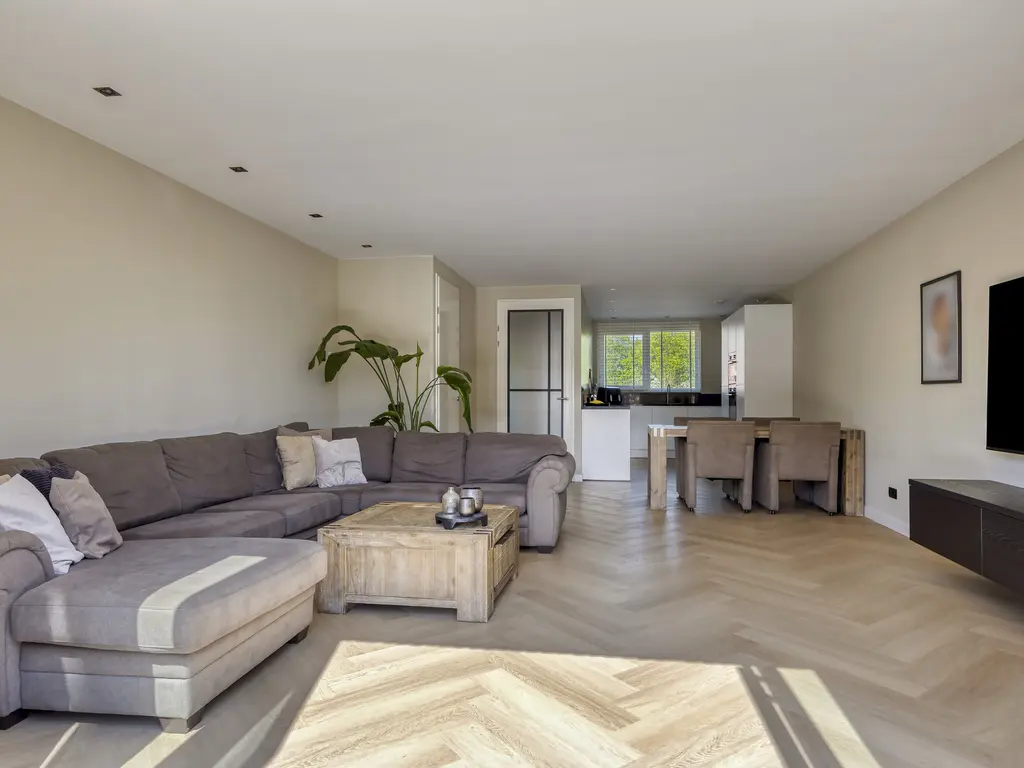 Edgar du Perronstraat 73, 'S-GRAVENHAGE