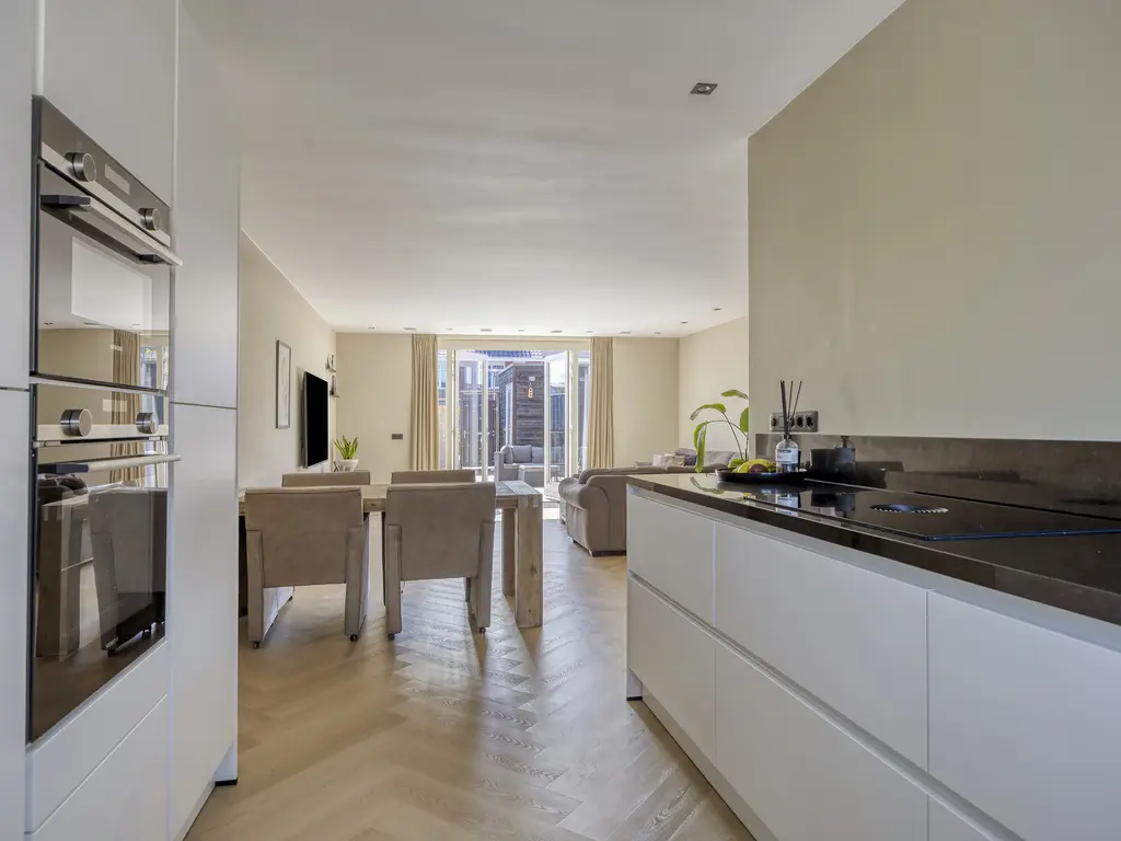 Edgar du Perronstraat 73, 'S-GRAVENHAGE