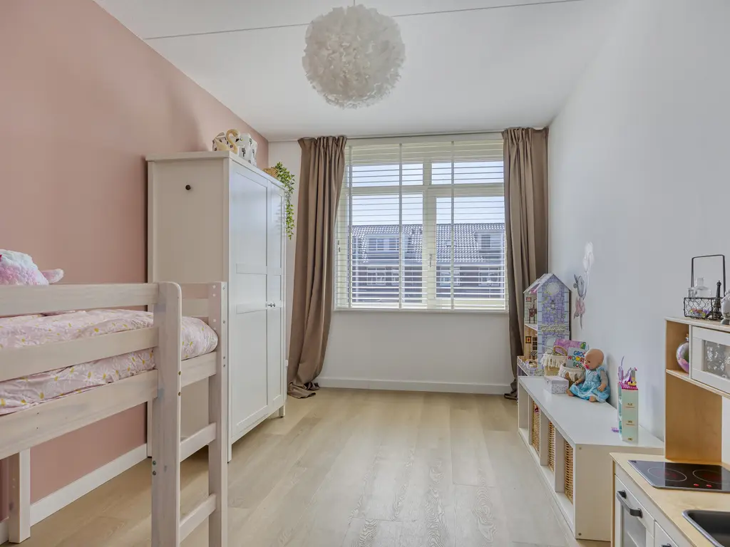 Edgar du Perronstraat 73, 'S-GRAVENHAGE