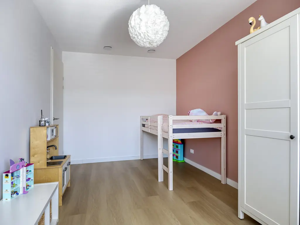 Edgar du Perronstraat 73, 'S-GRAVENHAGE