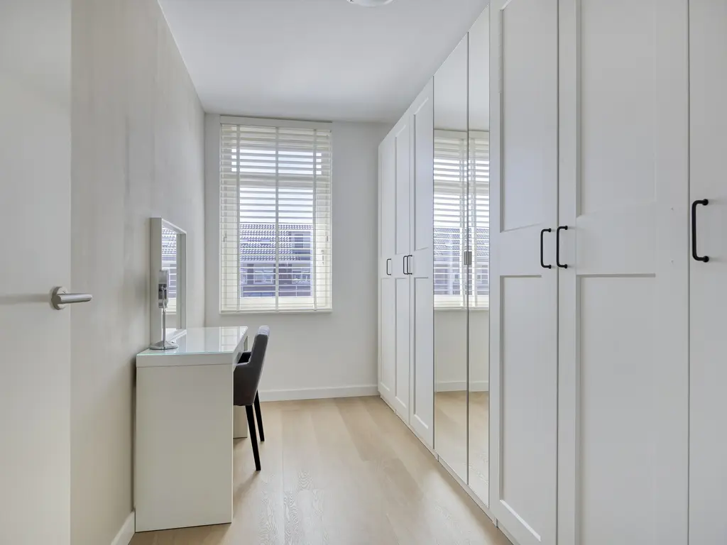 Edgar du Perronstraat 73, 'S-GRAVENHAGE