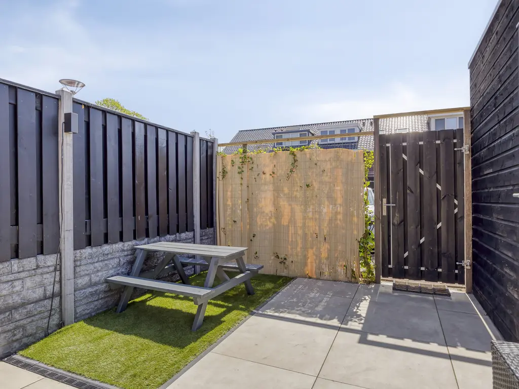 Edgar du Perronstraat 73, 'S-GRAVENHAGE