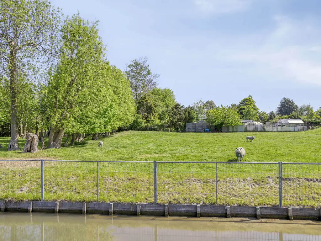 Edgar du Perronstraat 73, 'S-GRAVENHAGE