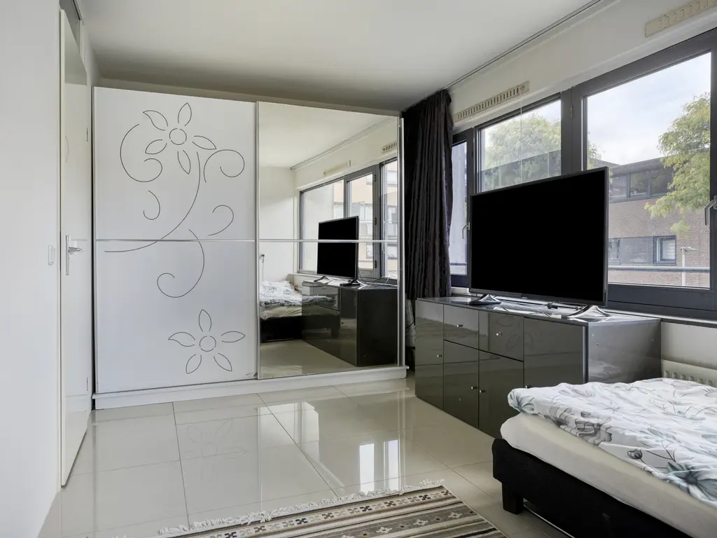 Lau Mazirellaan 131, 'S-GRAVENHAGE