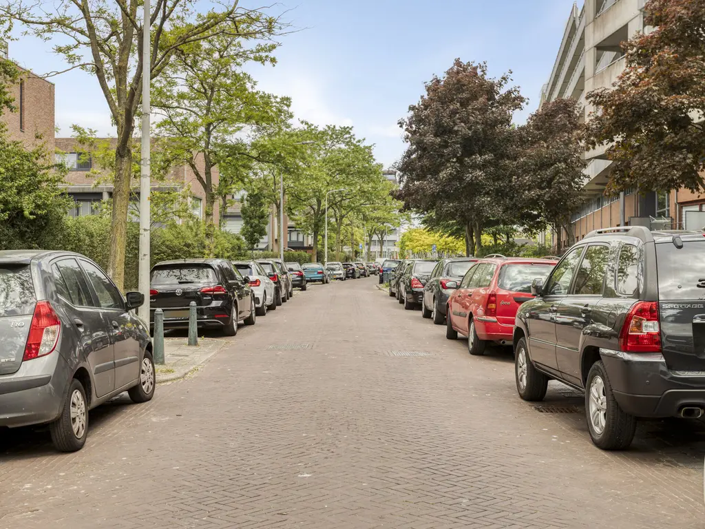 Lau Mazirellaan 131, 'S-GRAVENHAGE