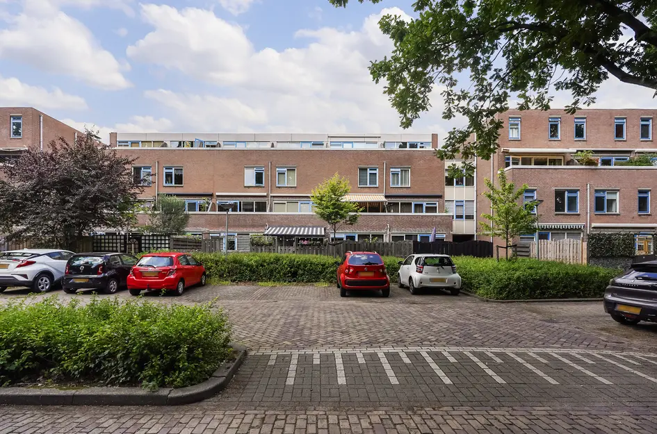 Robert Schumanring 233