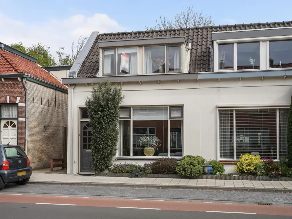 Naaldwijkseweg 156, 'S-GRAVENZANDE