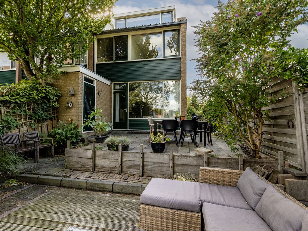 Lindendreef 8, VLAARDINGEN