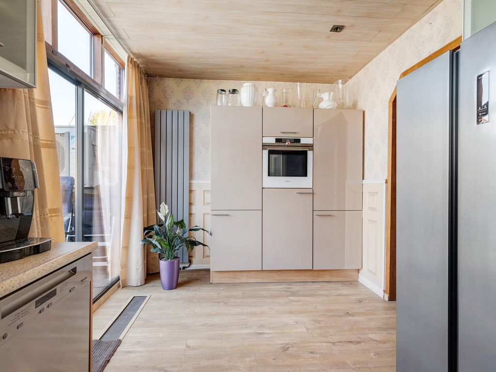 Zestienhovensekade 97A, ROTTERDAM