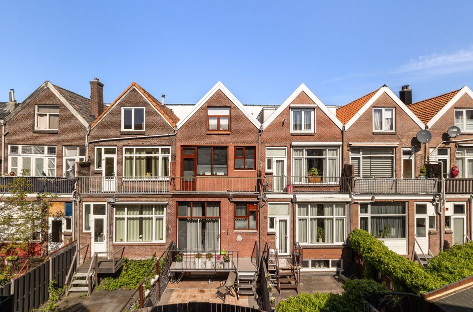 Zestienhovensekade 97A