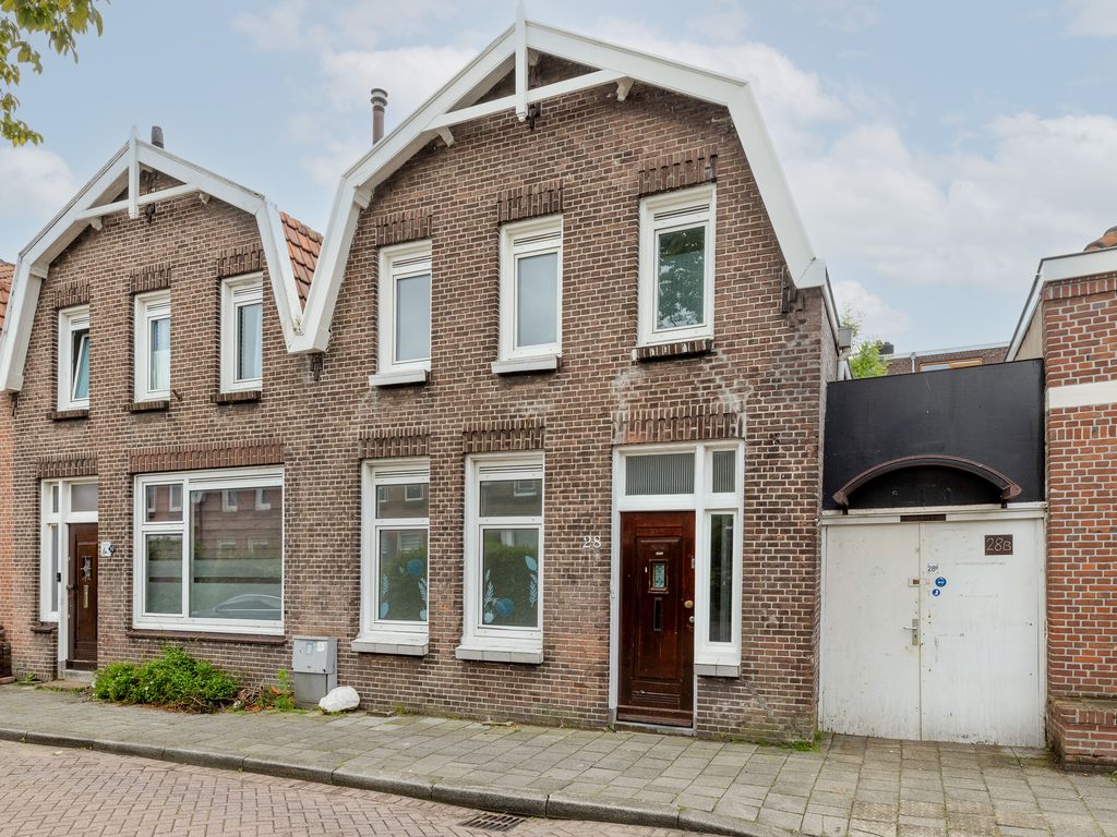 Burgemeester Bosstraat 28, ROTTERDAM