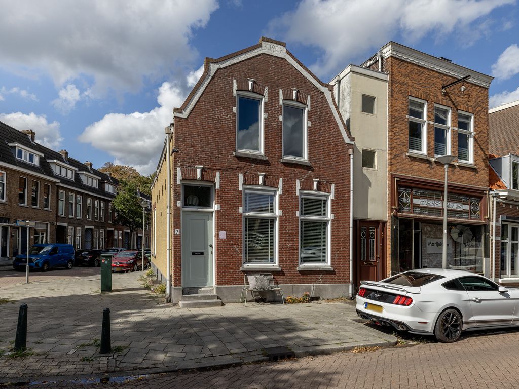 Zestienhovensekade 7, ROTTERDAM