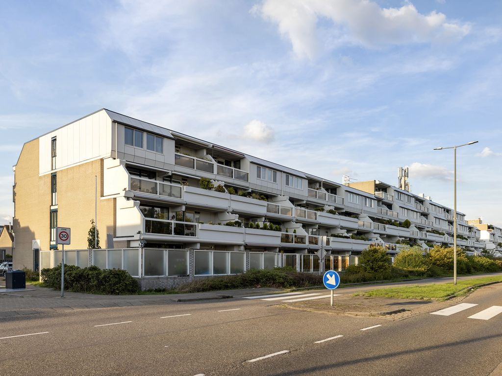 Eduard C F Hellendoornstraat 75, SCHIEDAM