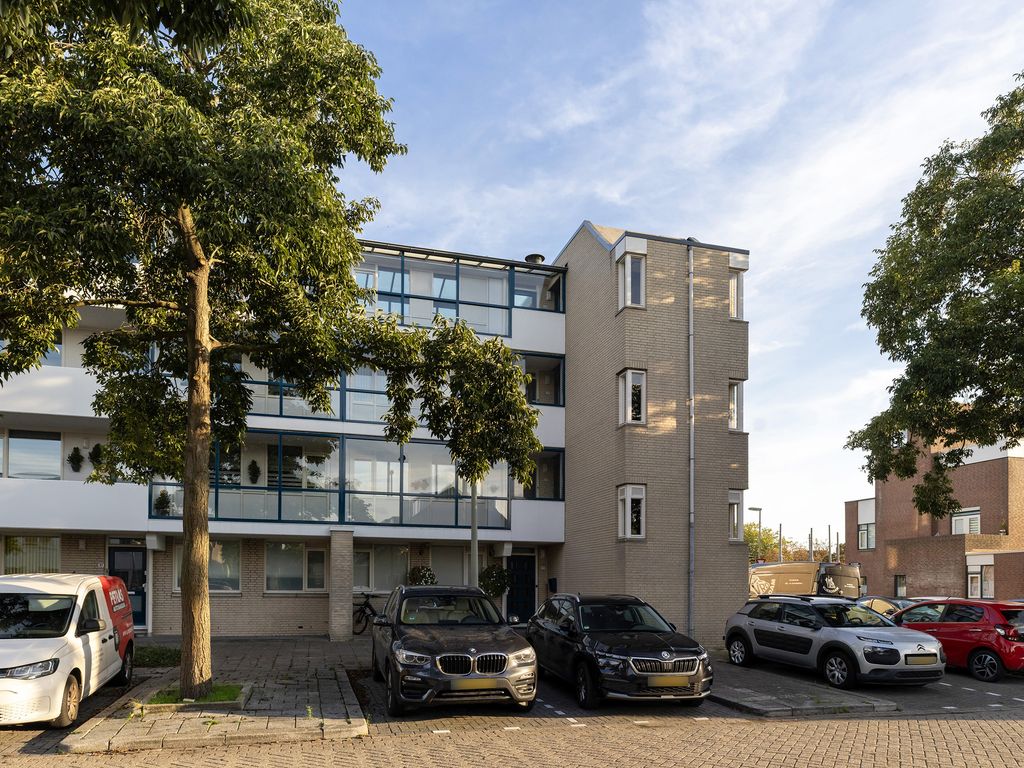 Eduard C F Hellendoornstraat 75, SCHIEDAM