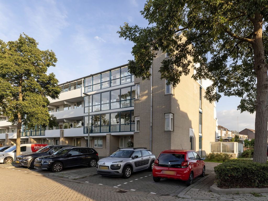 Eduard C F Hellendoornstraat 75, SCHIEDAM