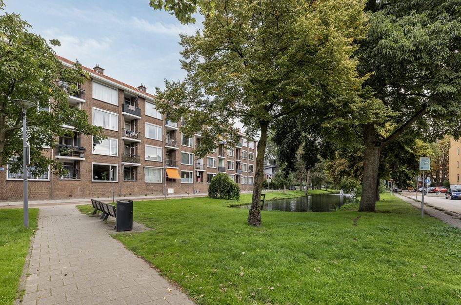 Hoekersingel 35