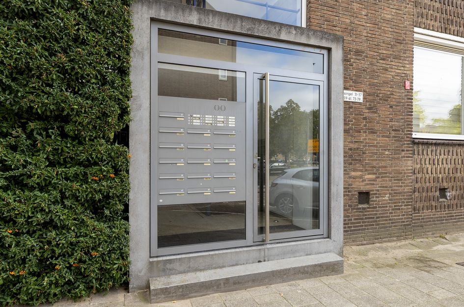Hoekersingel 35