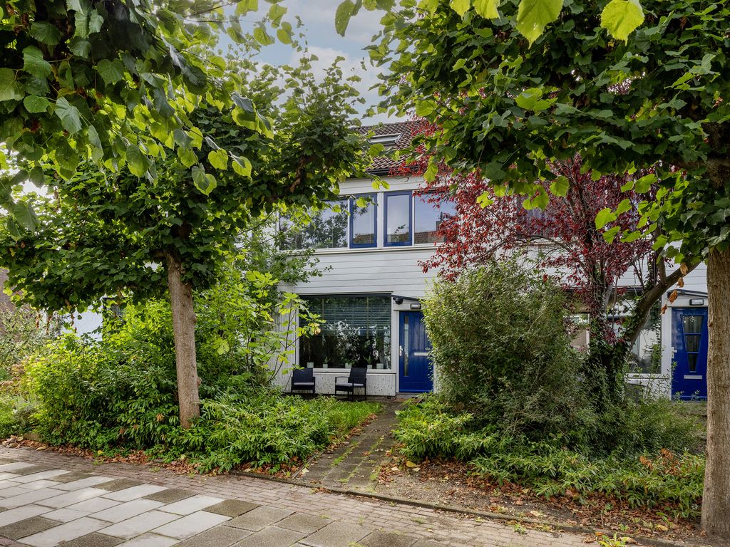 Kruisbessendreef 6, ROZENBURG