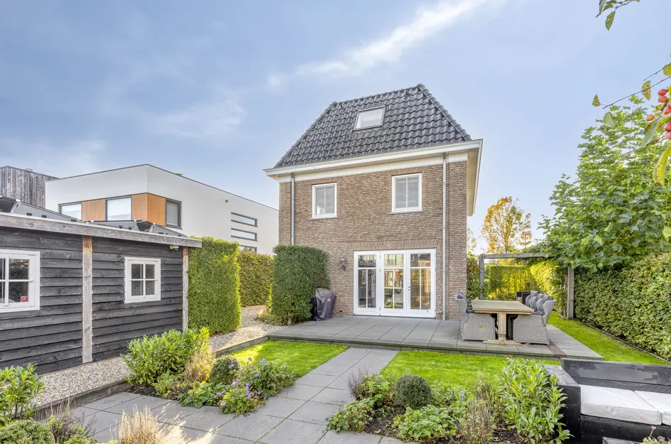 Adam Knikmanstraat 5