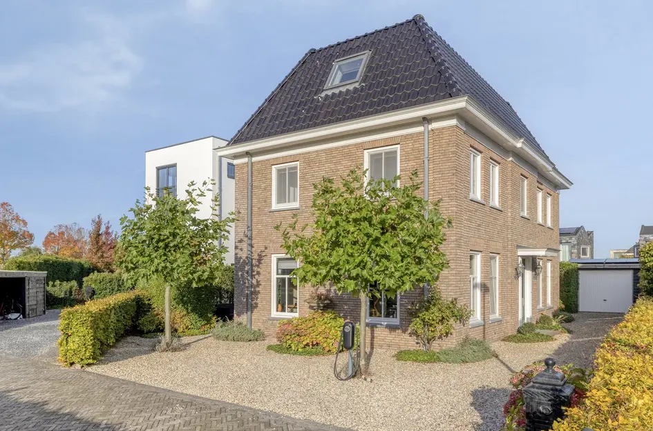 Adam Knikmanstraat 5