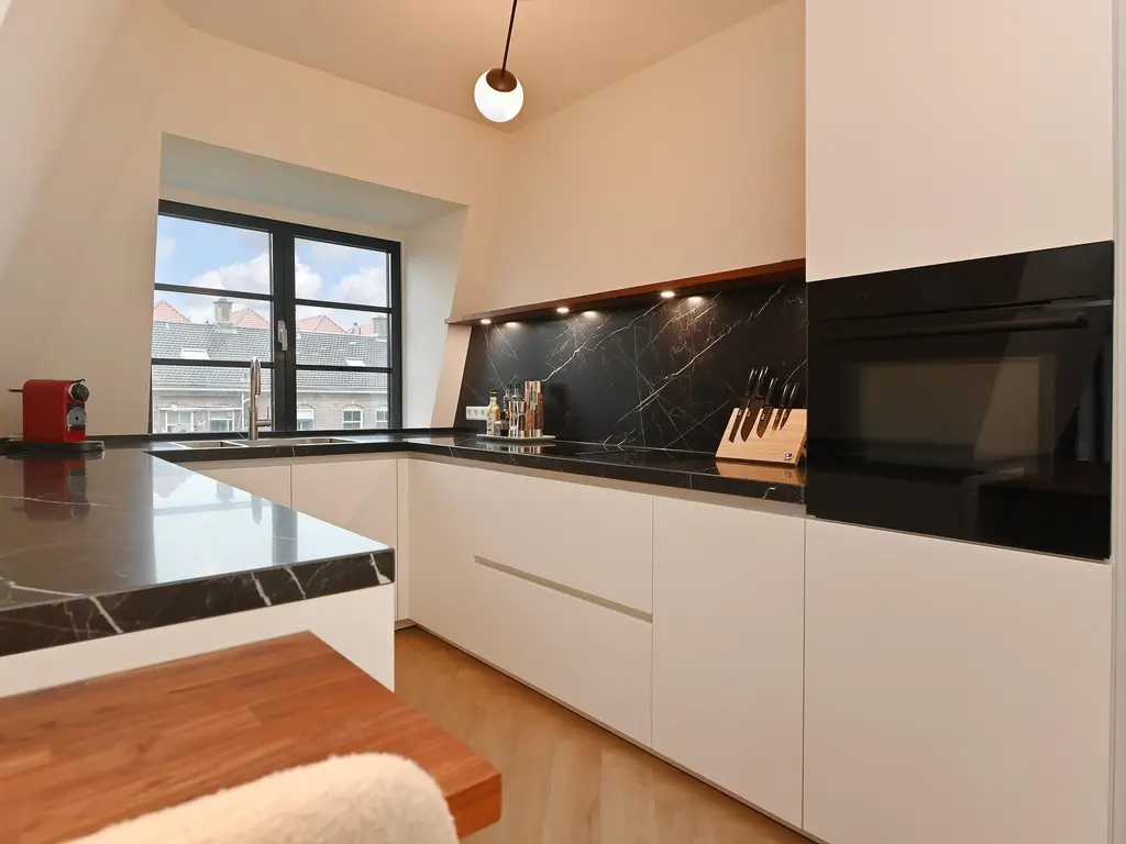 Koninginnegracht 92B, 'S-GRAVENHAGE