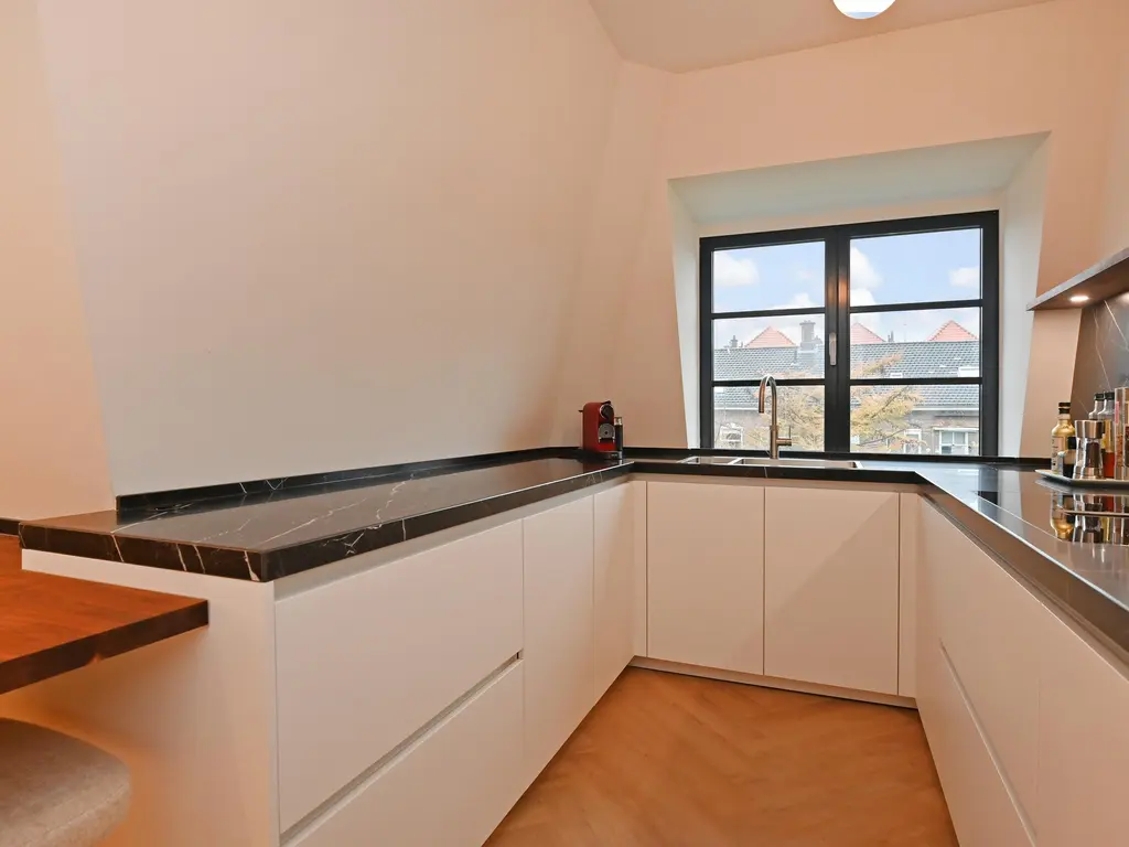 Koninginnegracht 92B, 'S-GRAVENHAGE
