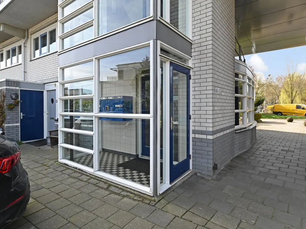 Ir. van der Sluijsplantsoen 49, 'S-GRAVENHAGE