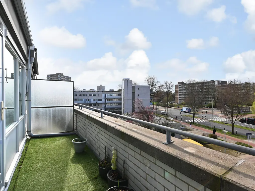 Ir. van der Sluijsplantsoen 49, 'S-GRAVENHAGE