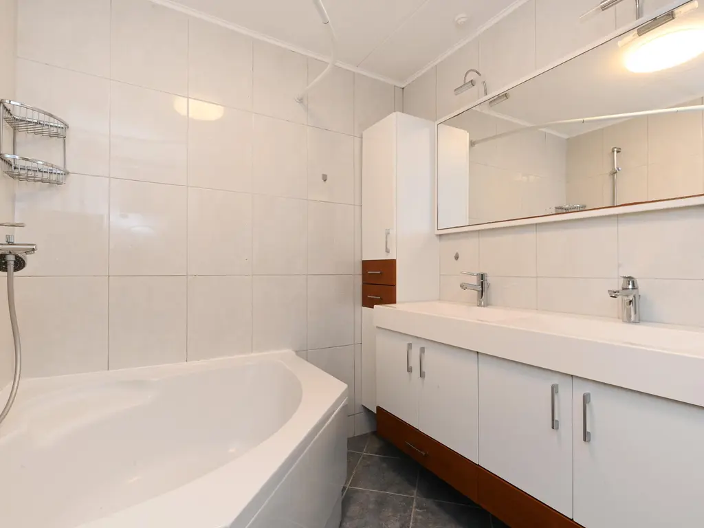 Ir. van der Sluijsplantsoen 49, 'S-GRAVENHAGE