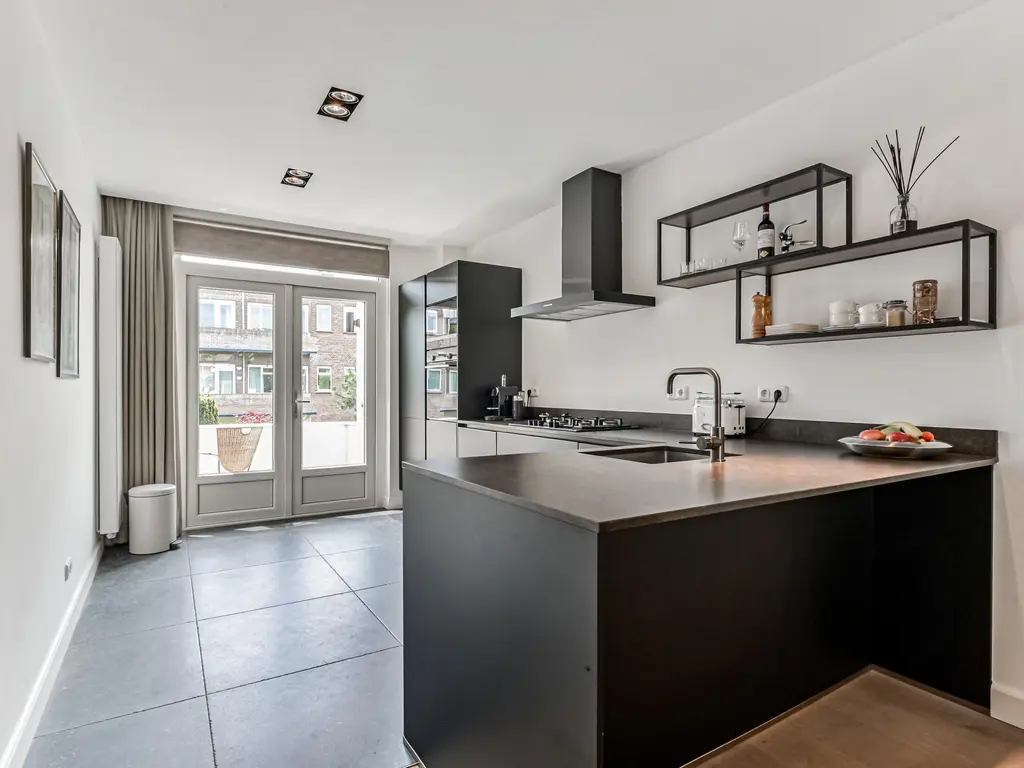 Van Reesstraat 99, 'S-GRAVENHAGE