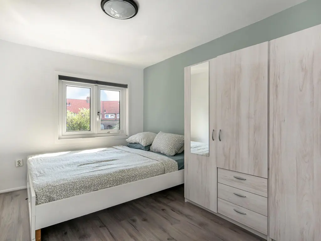Loolaan 34, VOORBURG