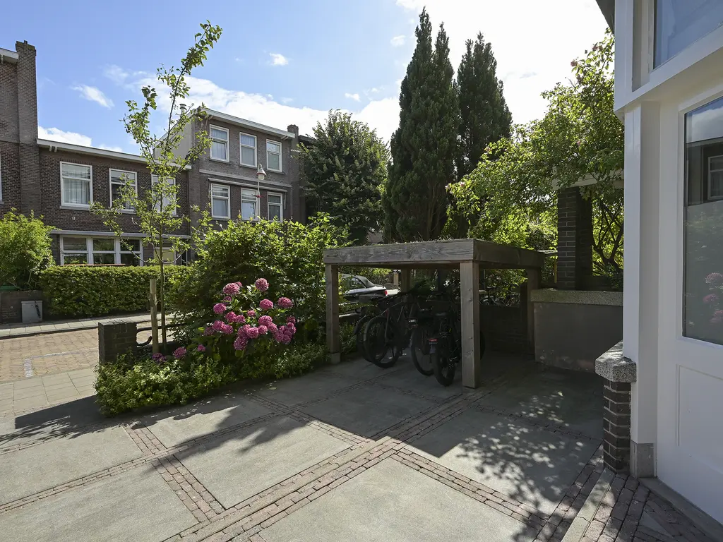 Van der Woertstraat 34, 'S-GRAVENHAGE