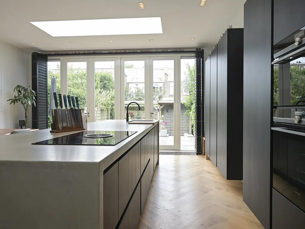 Van der Woertstraat 34, 'S-GRAVENHAGE