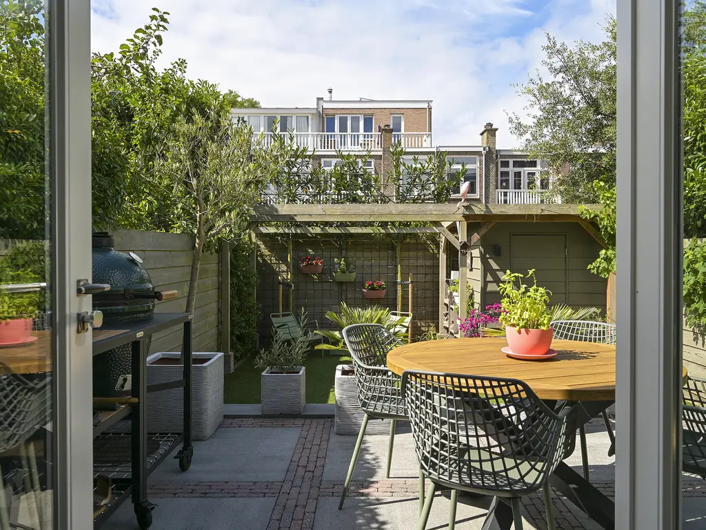 Van der Woertstraat 34, 'S-GRAVENHAGE