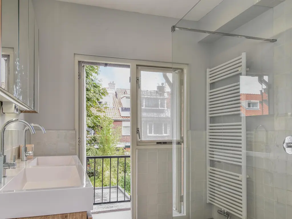 Van Wouwstraat 17, 'S-GRAVENHAGE
