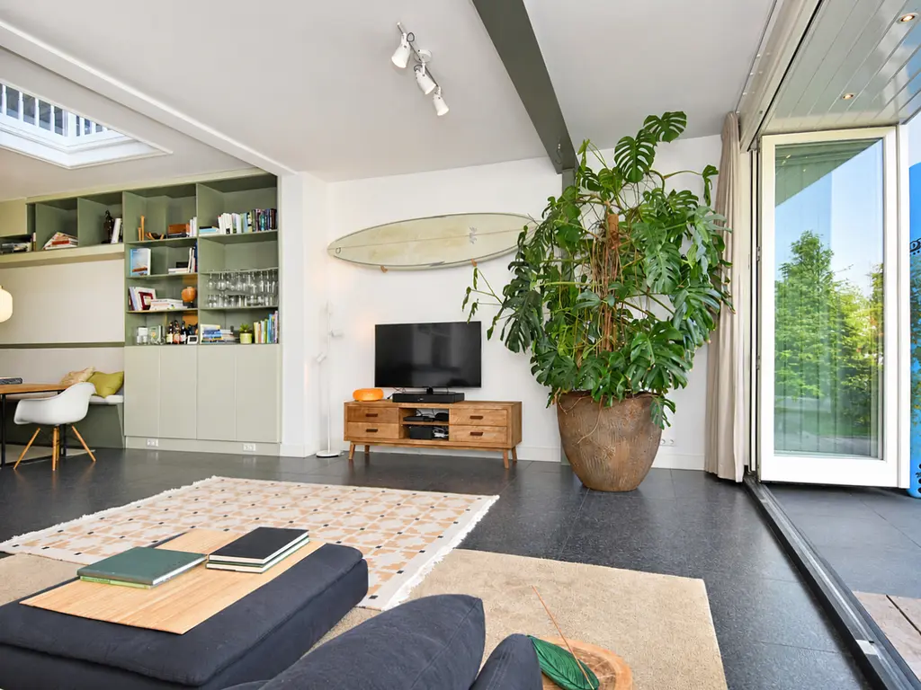 Van Loostraat 125, 'S-GRAVENHAGE