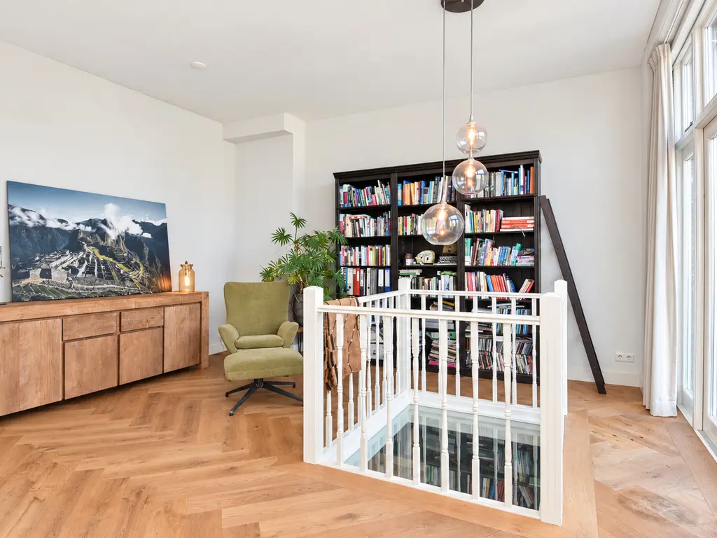 Van Loostraat 125, 'S-GRAVENHAGE