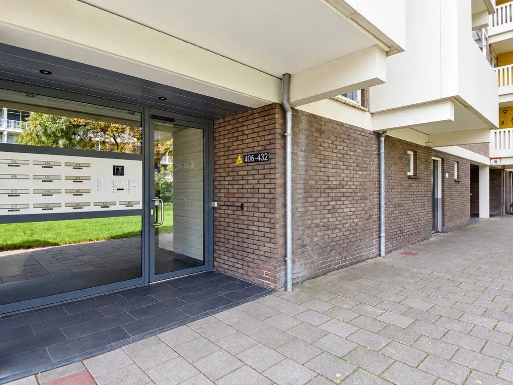 Suzannaland 424, 'S-GRAVENHAGE